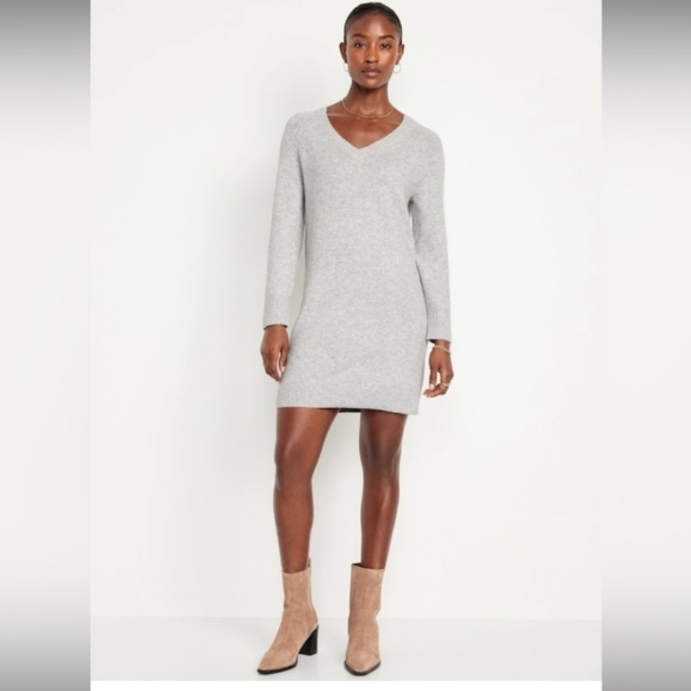 Old Navy Women's Heather Gray V-Neck SoSoft Mini Sweater Dress - Medium